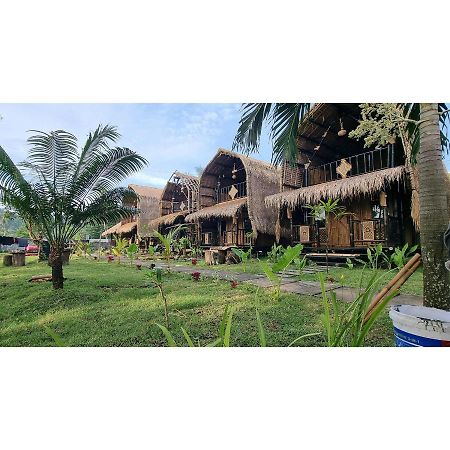 Mahkota Atia Bungallow Praya Luaran gambar